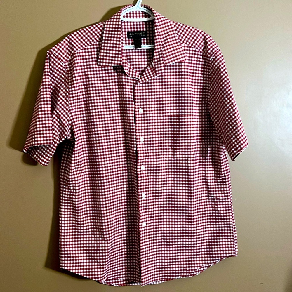 😄Red checks Alfred sung dress shirt. B7